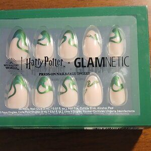Glamnetic Harry Potter press on nails